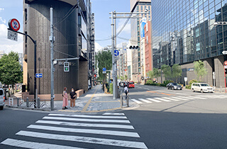 JR新橋駅からの道順5