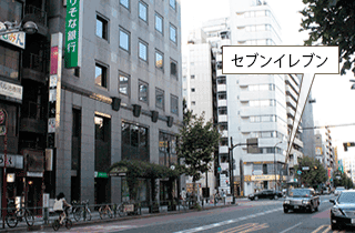 JR新宿駅東口からの道順3
