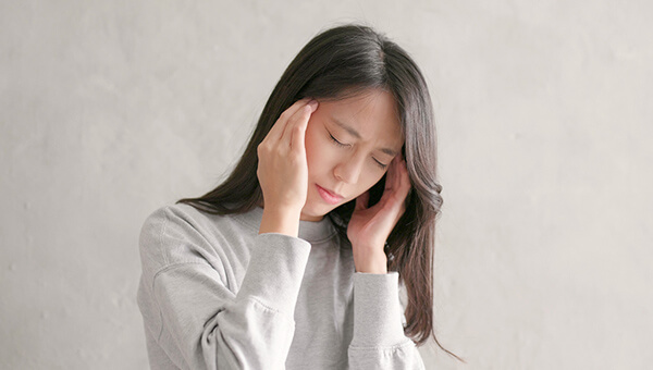 貧血に悩む女性