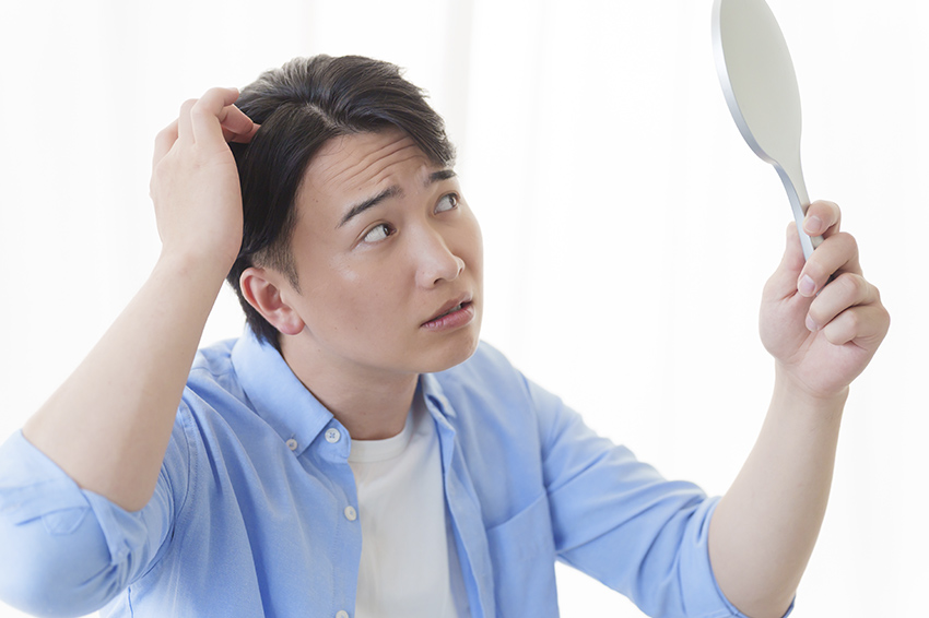 前髪が薄くなる原因は？
