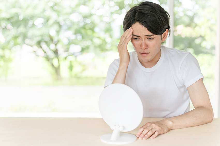 男性の前髪が薄くなる原因